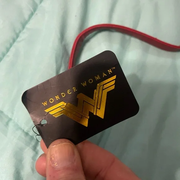 DC Comics Wonder Woman Red Crossbody Bag | Gold Logo Messenger Purse - Picture 7 of 7